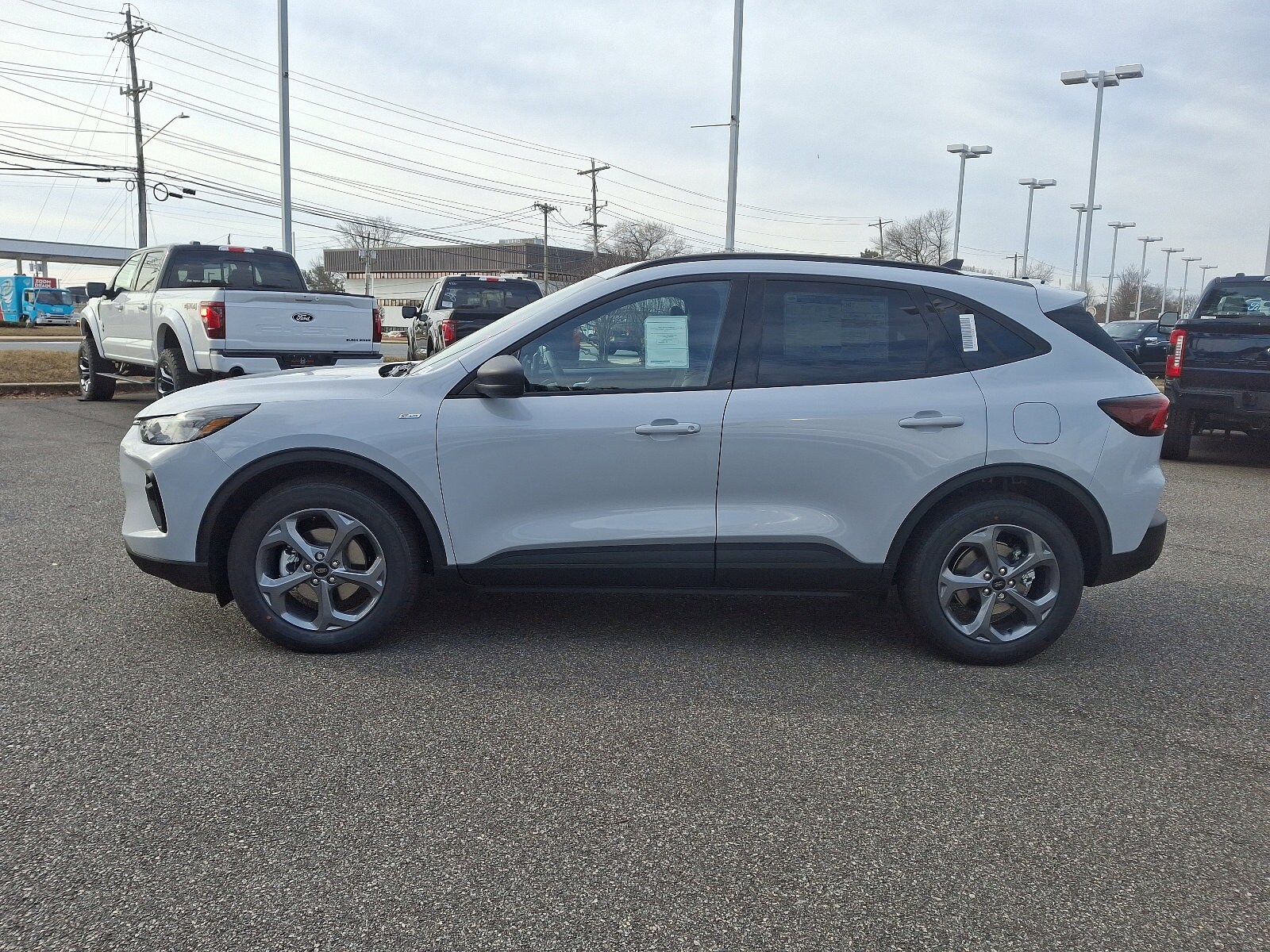 2025 Ford Escape ST-Line photo 4