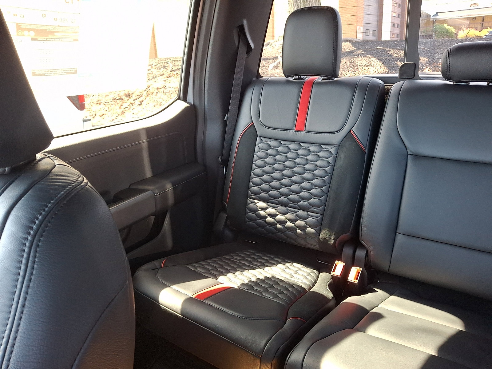 2025 Ford F-150 XLT - Photo 12