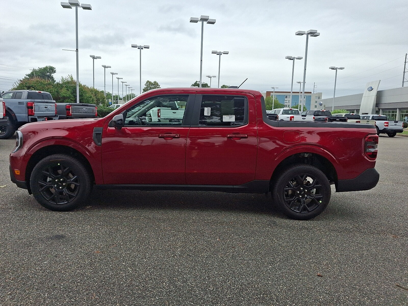 2025 Ford Maverick Lariat photo 4