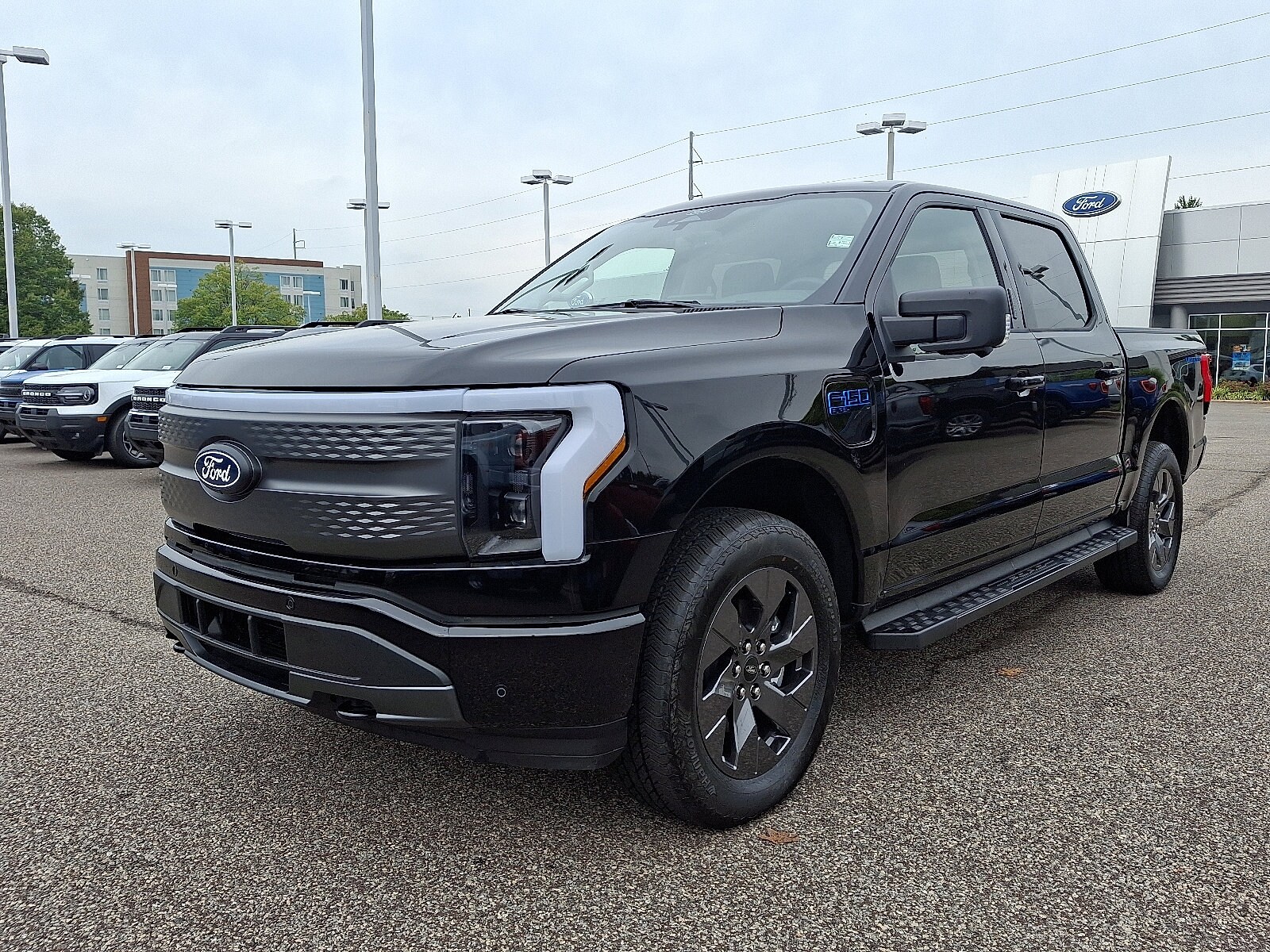 2024 Ford F-150 Lightning photo 3