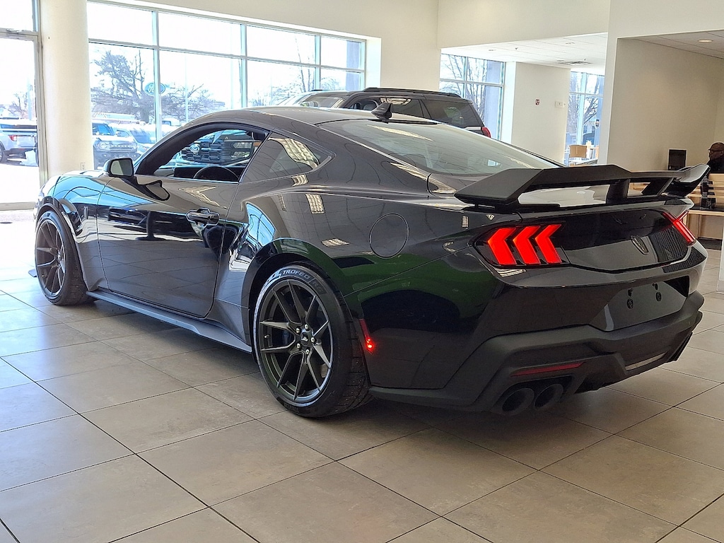 2024 Ford Mustang Dark Horse Premium photo 4