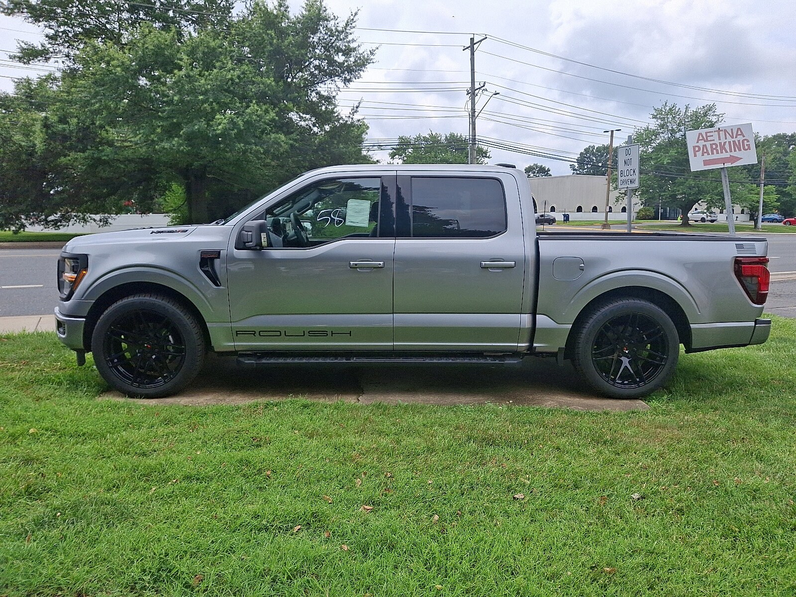 2025 Ford F-150 XLT photo 4
