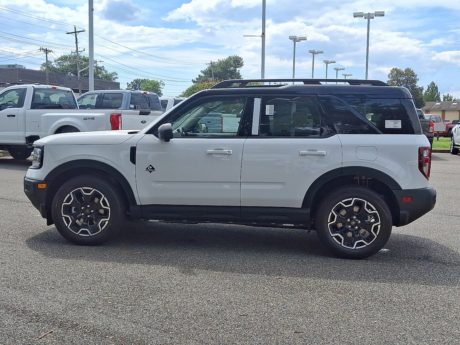 2025 Ford Bronco Sport Outer Banks photo 2