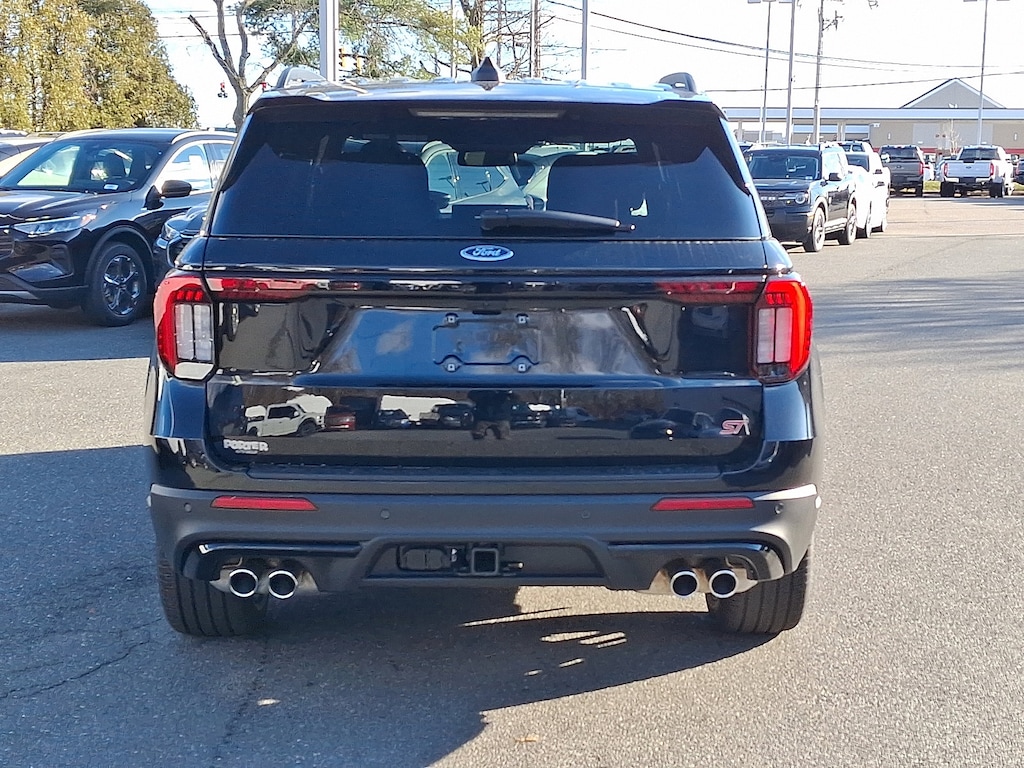 2026 Ford Explorer ST photo 4