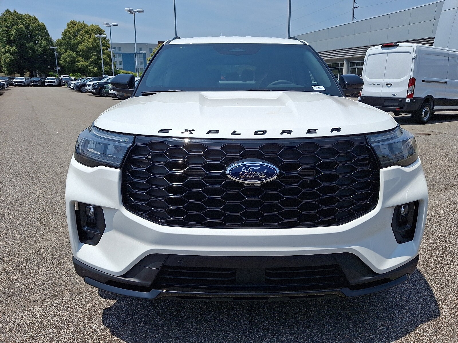 2025 Ford Explorer ST-Line photo 2
