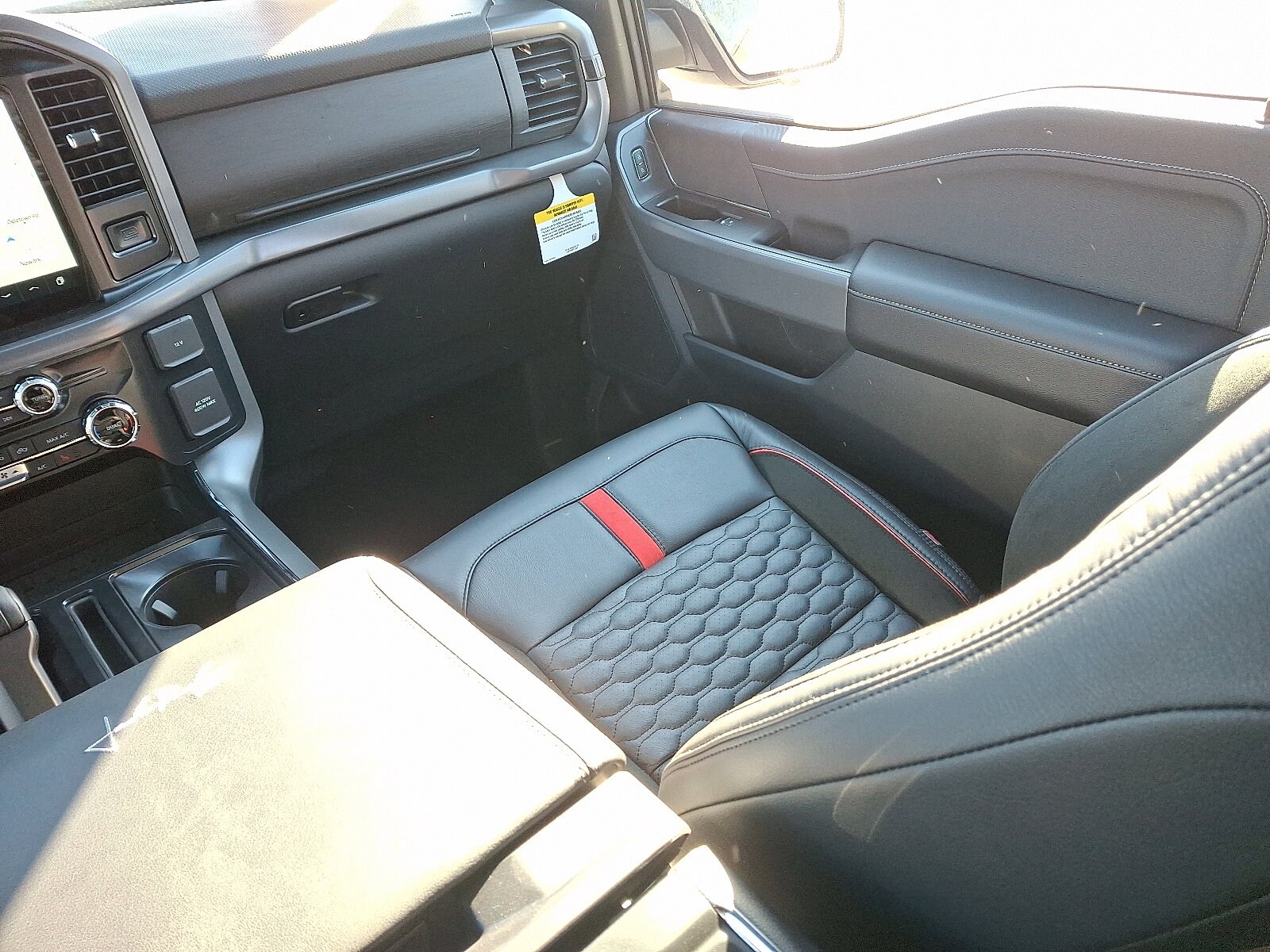 2025 Ford F-150 XLT - Photo 11