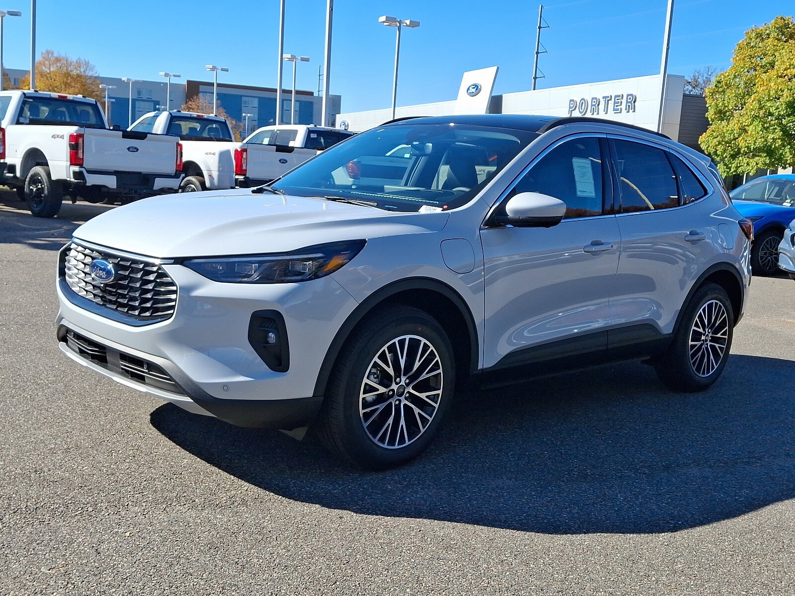 2025 Ford Escape Titanium photo 3