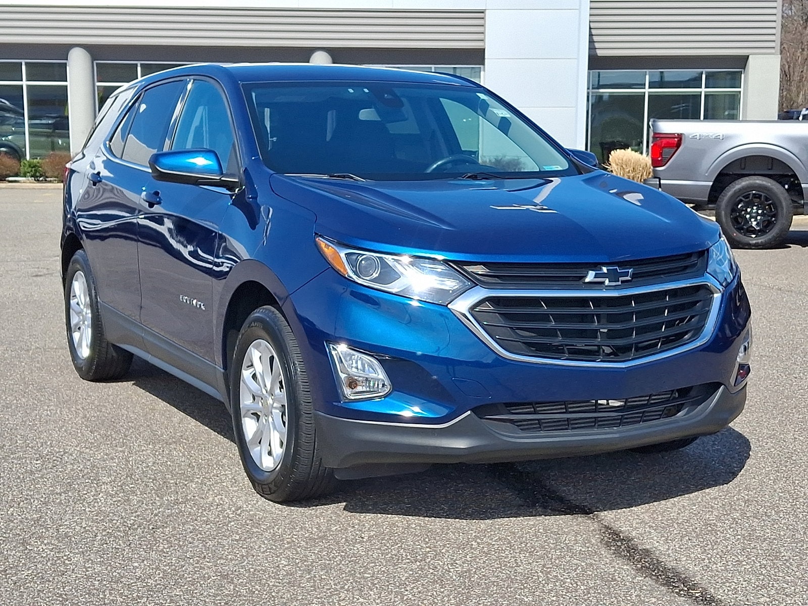 Used 2020 Chevrolet Equinox LT with VIN 3GNAXKEV3LL186146 for sale in Newark, DE