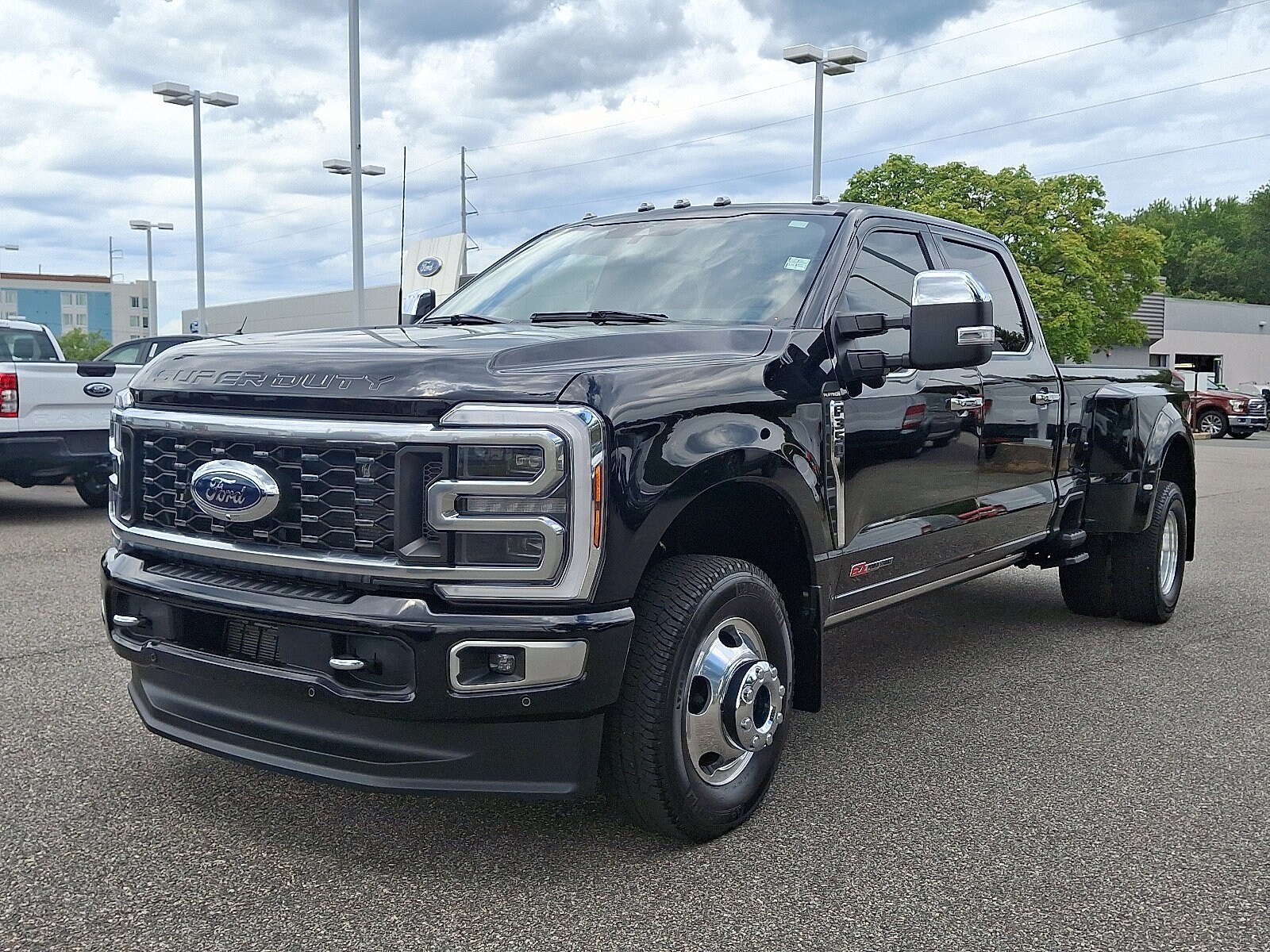 2024 Ford F-350 Platinum photo 4