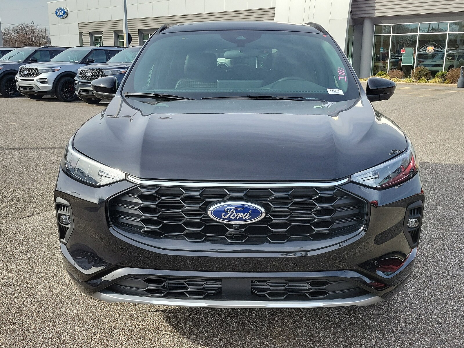 2024 Ford Escape ST-Line Select photo 2