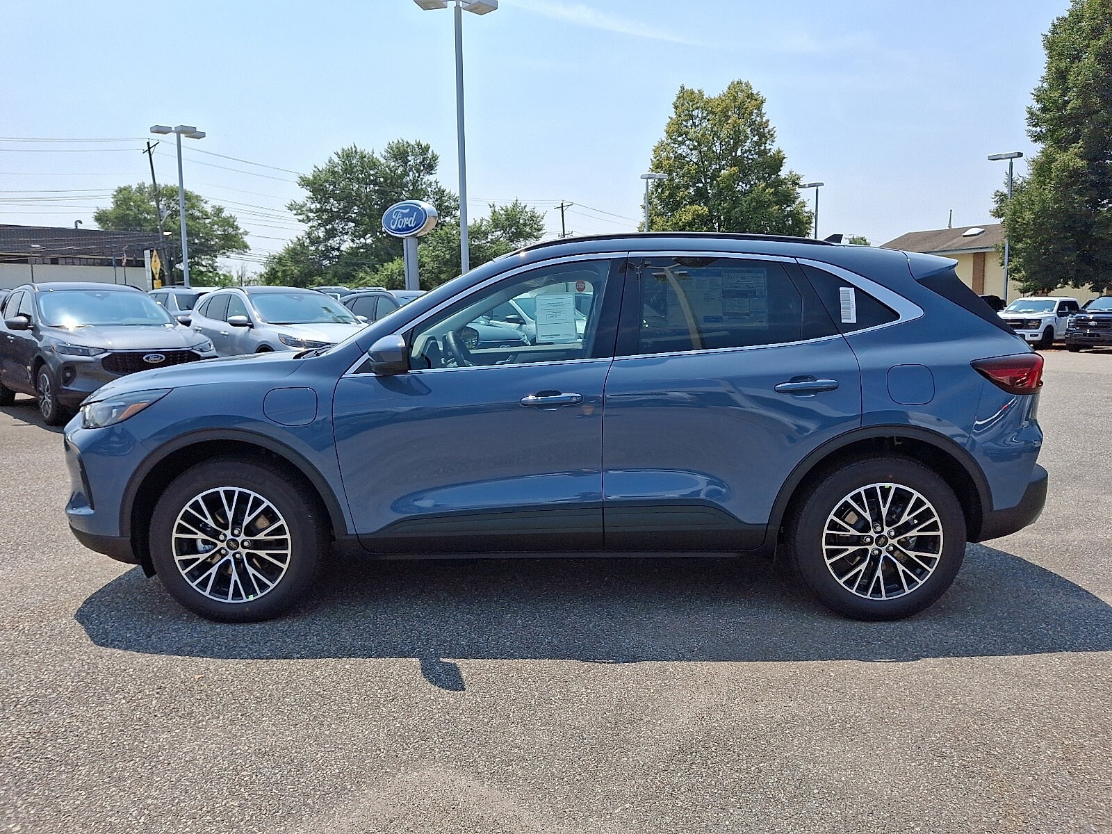 2025 Ford Escape Plug-In Hybrid photo 4