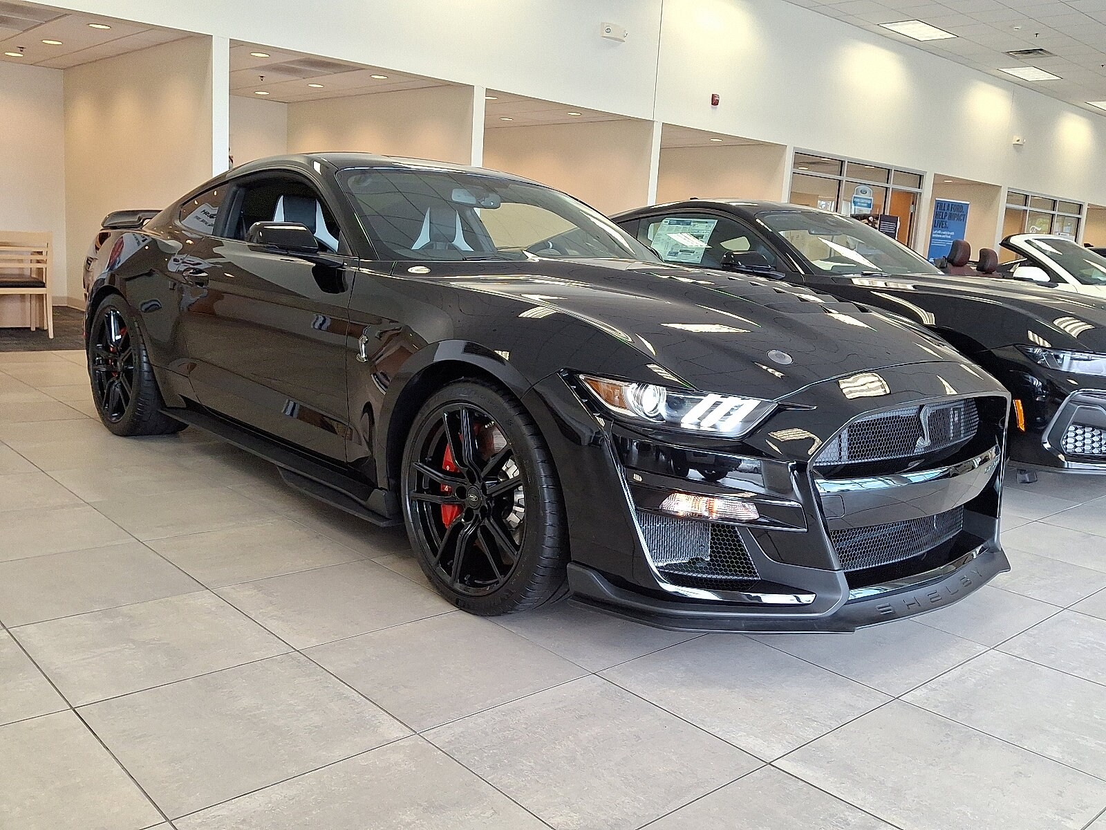 2022 Ford Mustang Shelby GT500 photo 2