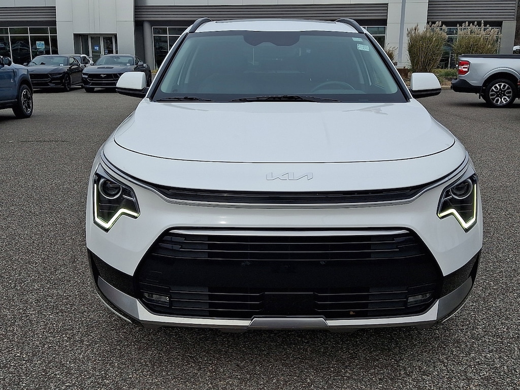 2023 Kia Niro EX Touring photo 3