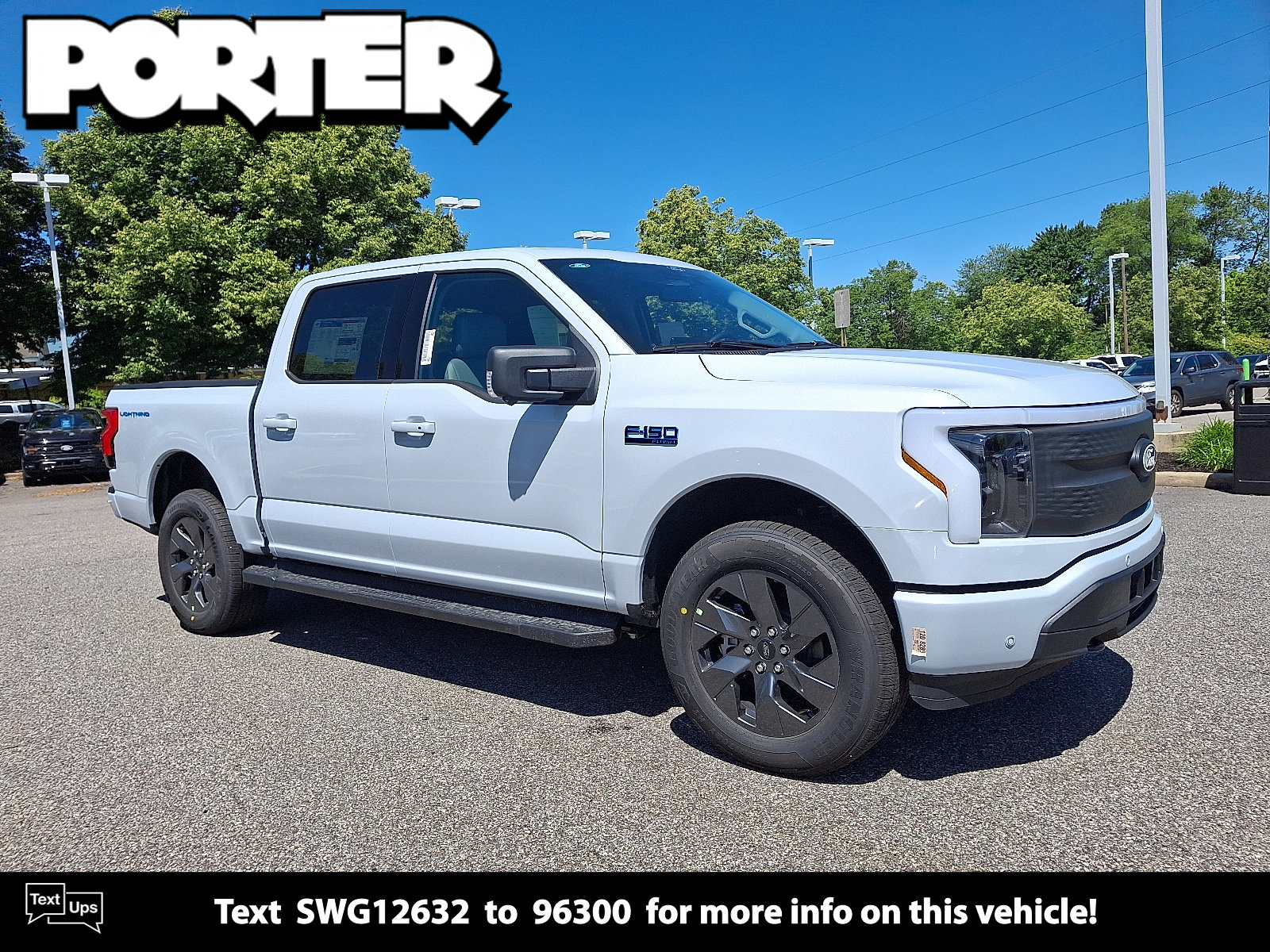 2025 Ford F-150 Lightning Flash's photo
