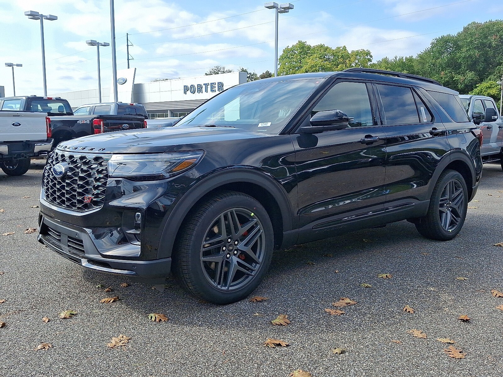 2025 Ford Explorer ST photo 2