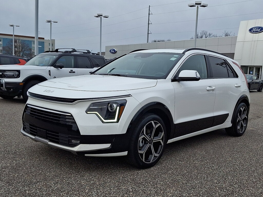Certified 2023 Kia Niro EX Touring SUV