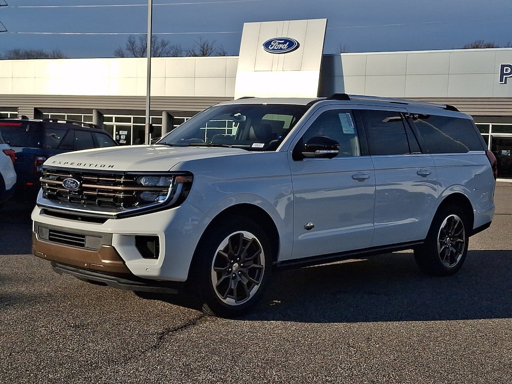 2026 Ford Expedition MAX photo 3