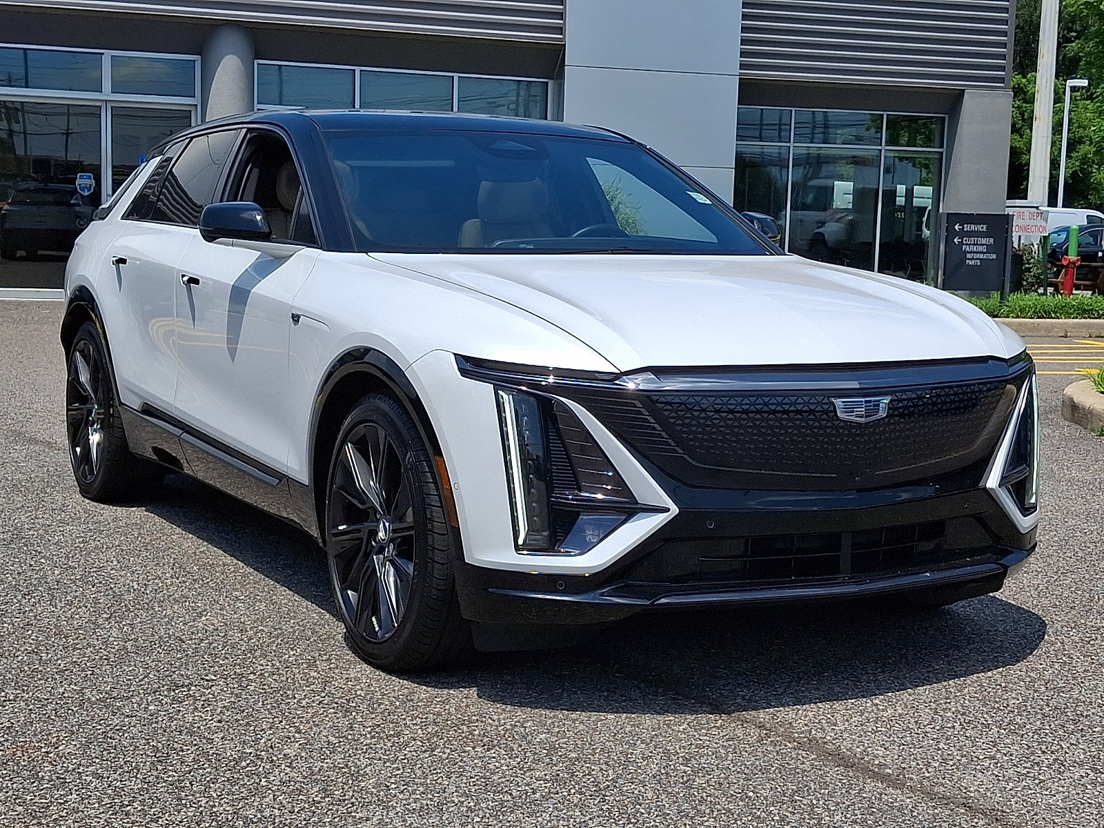 Used 2024 Cadillac LYRIQ Sport 3 with VIN 1GYKPWRK1RZ125278 for sale in Newark, DE