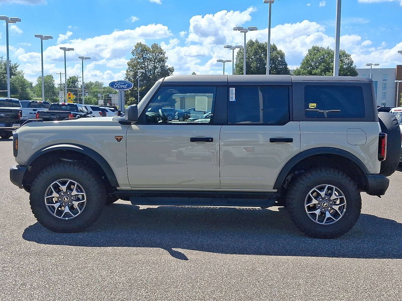 2025 Ford Bronco Badlands photo 4