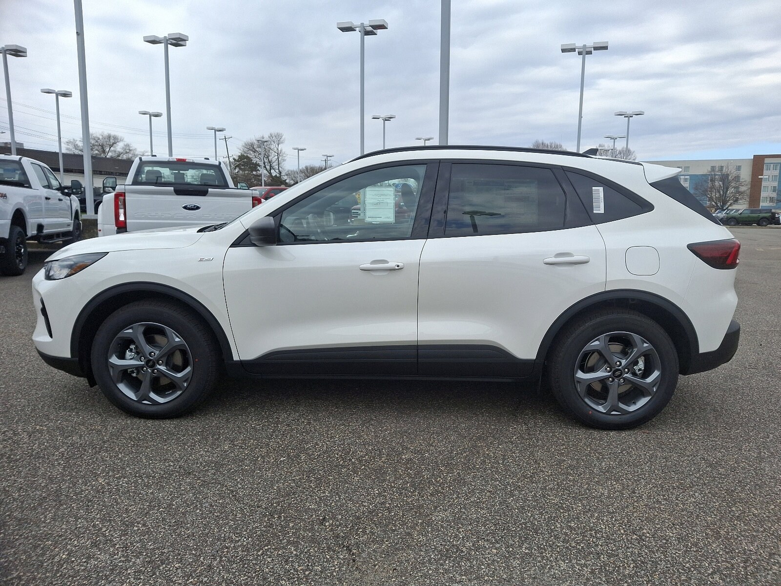 2025 Ford Escape ST-Line photo 4
