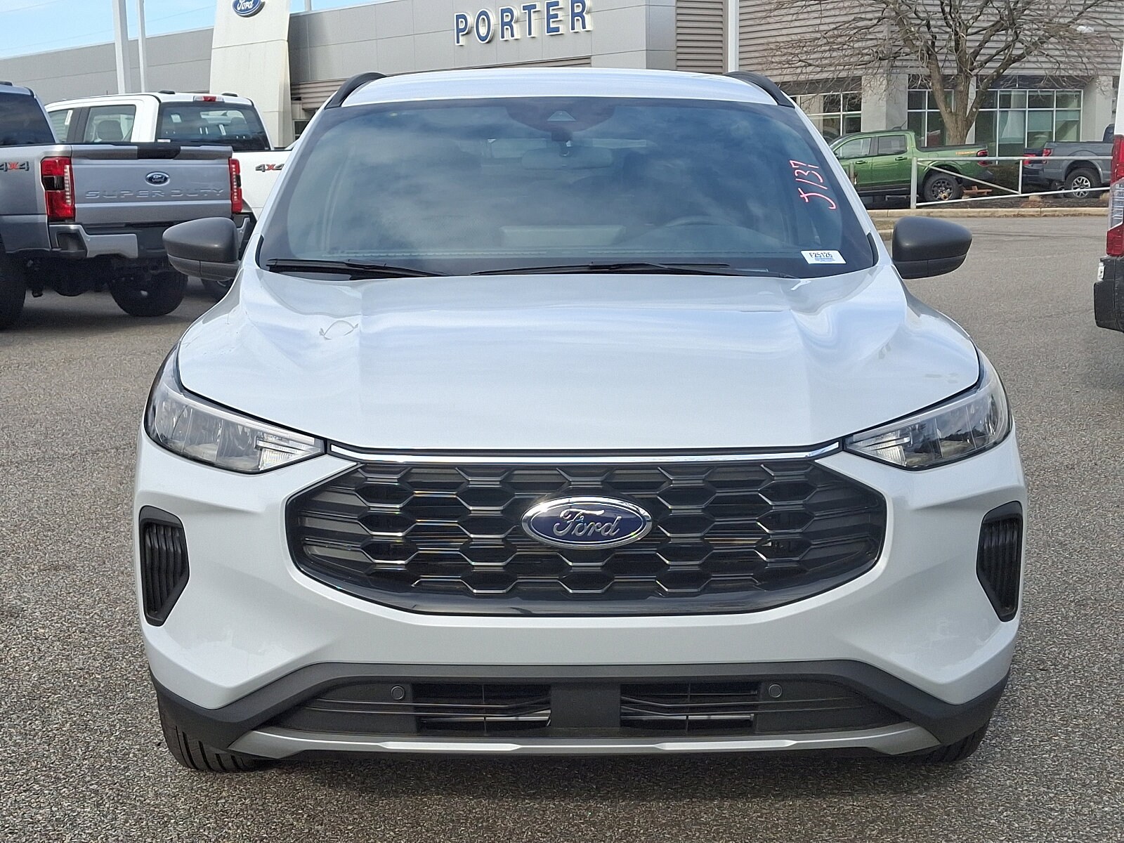 2025 Ford Escape ST-Line photo 2