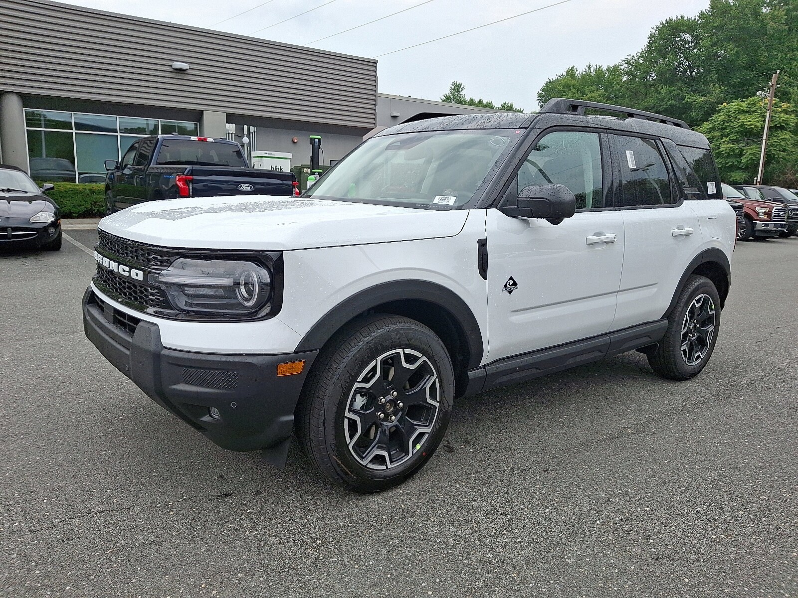 2025 Ford Bronco Sport Outer Banks photo 2