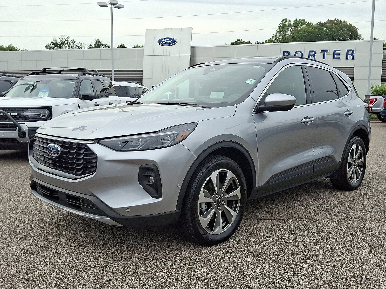 2024 Ford Escape Platinum photo 3