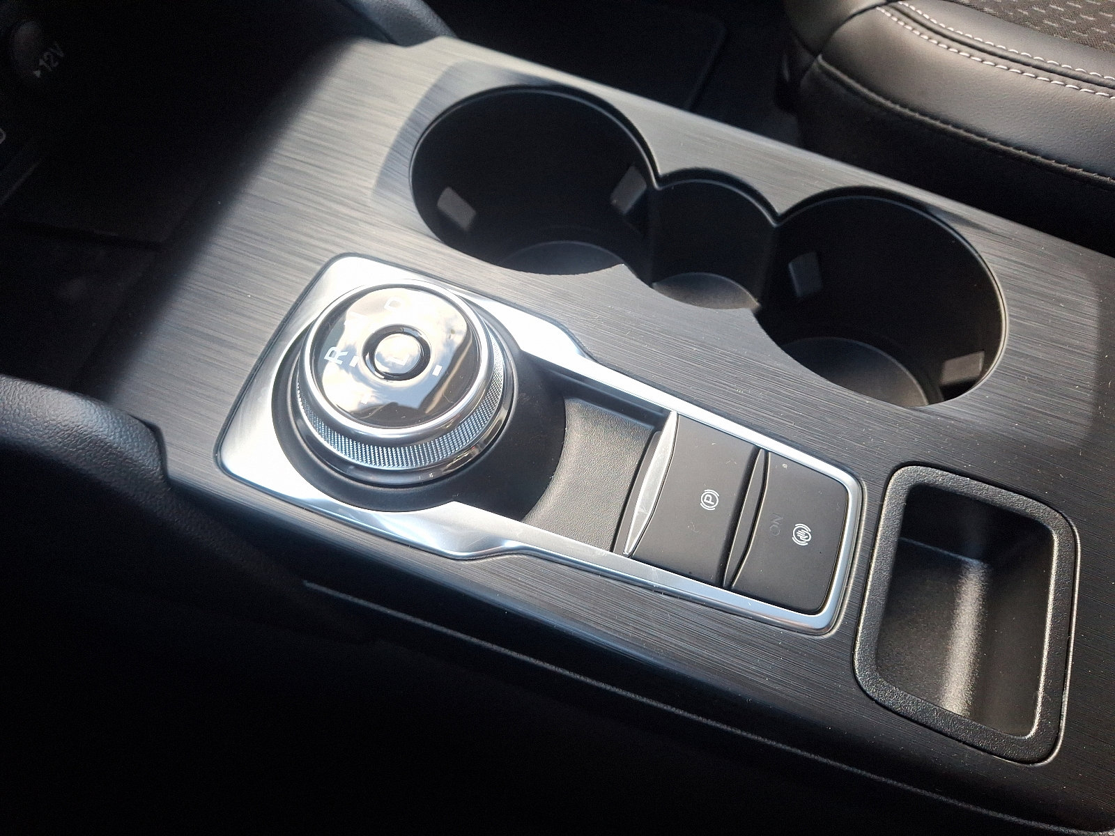 2025 Ford Escape Plug-in hybrid PHEV - Photo 17