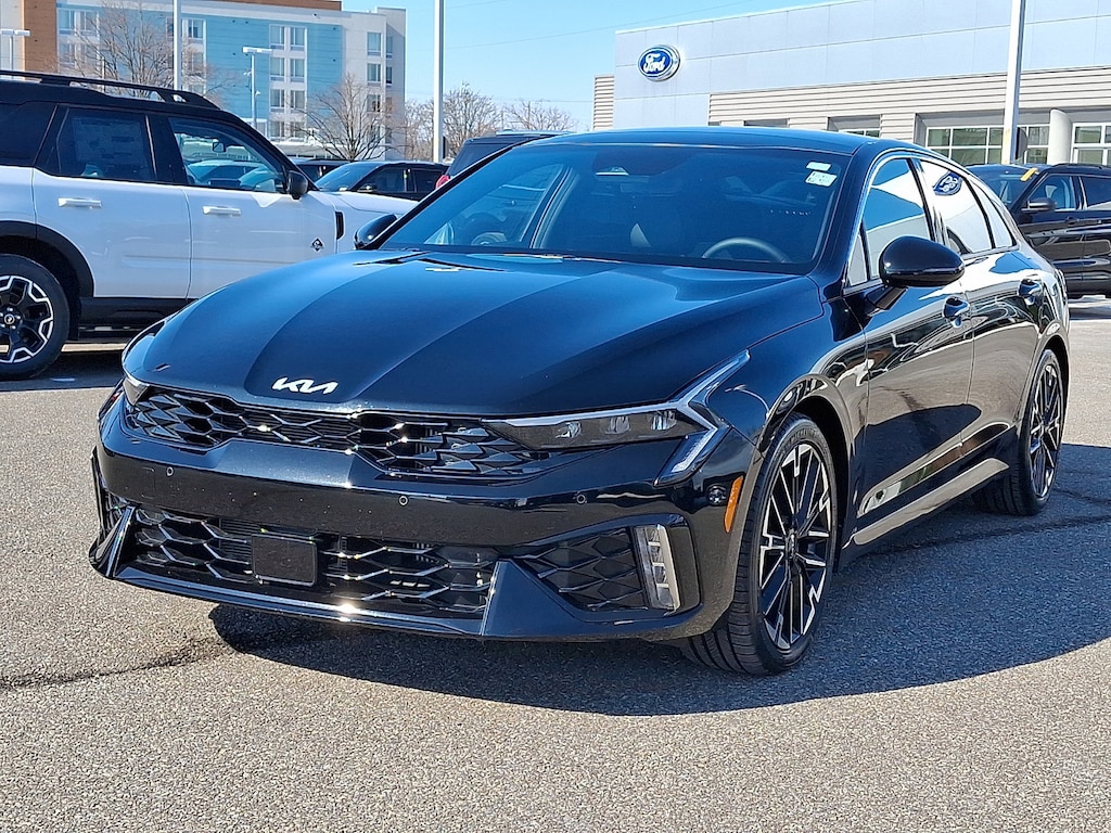 2025 Kia K5 GT photo 2