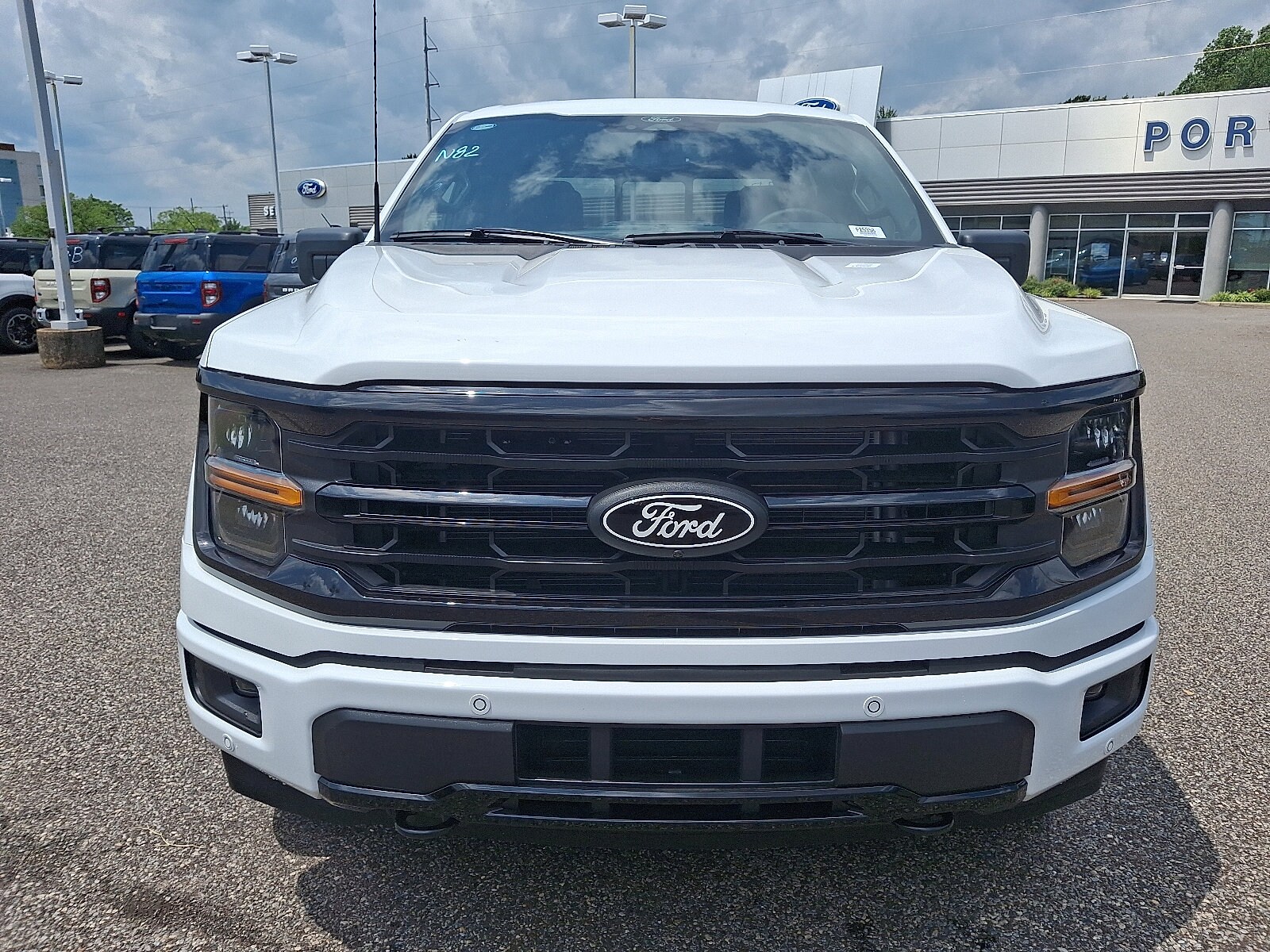 2025 Ford F-150 XLT photo 2