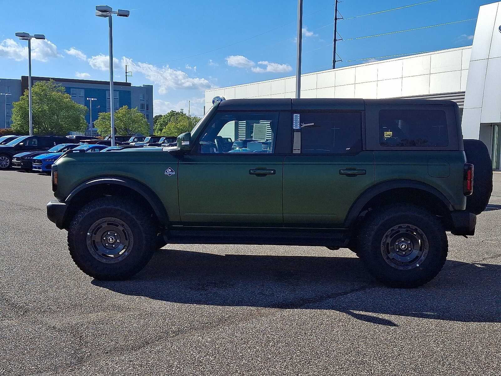 2025 Ford Bronco Outer Banks photo 4