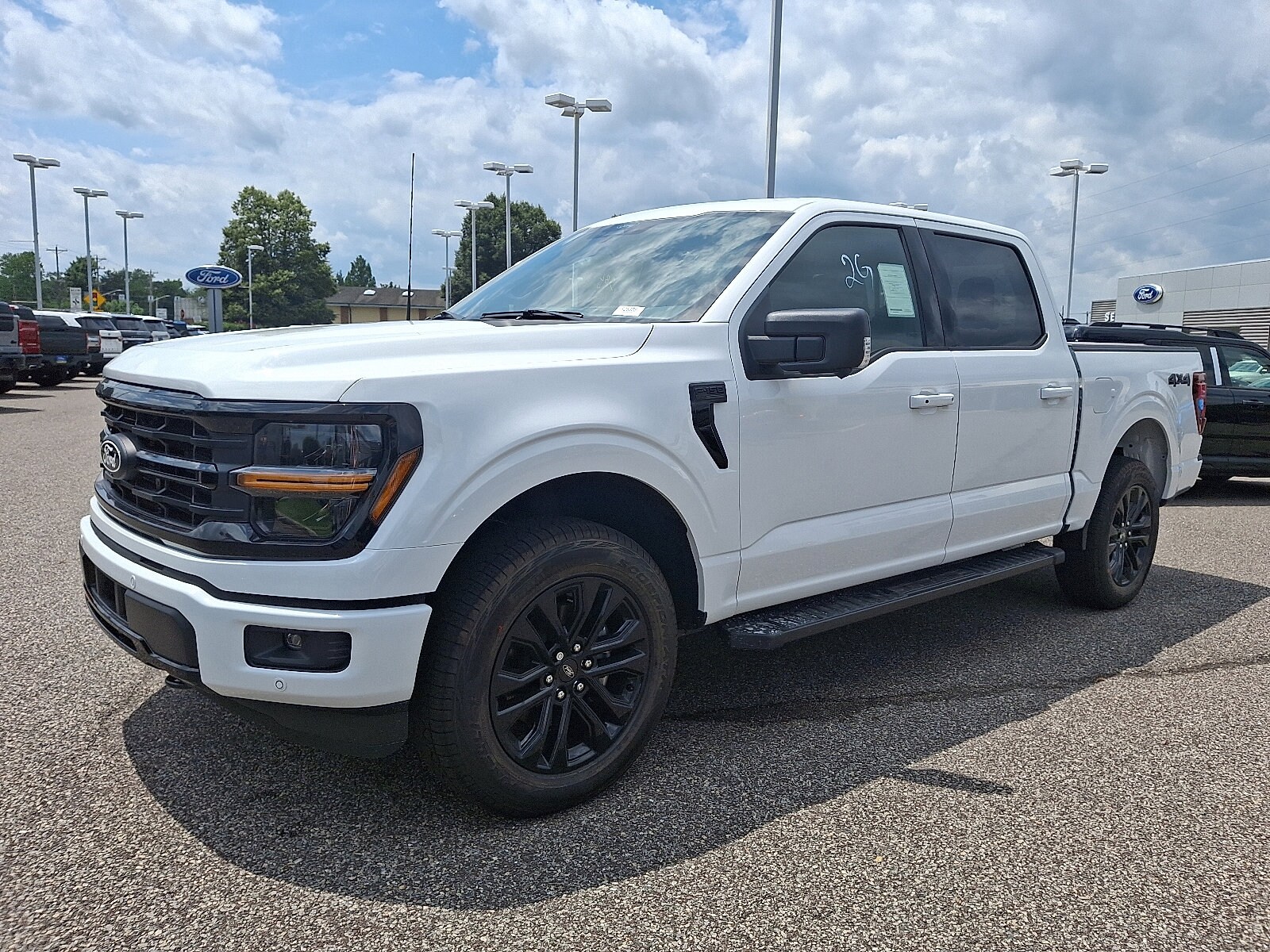 2025 Ford F-150 XLT photo 3