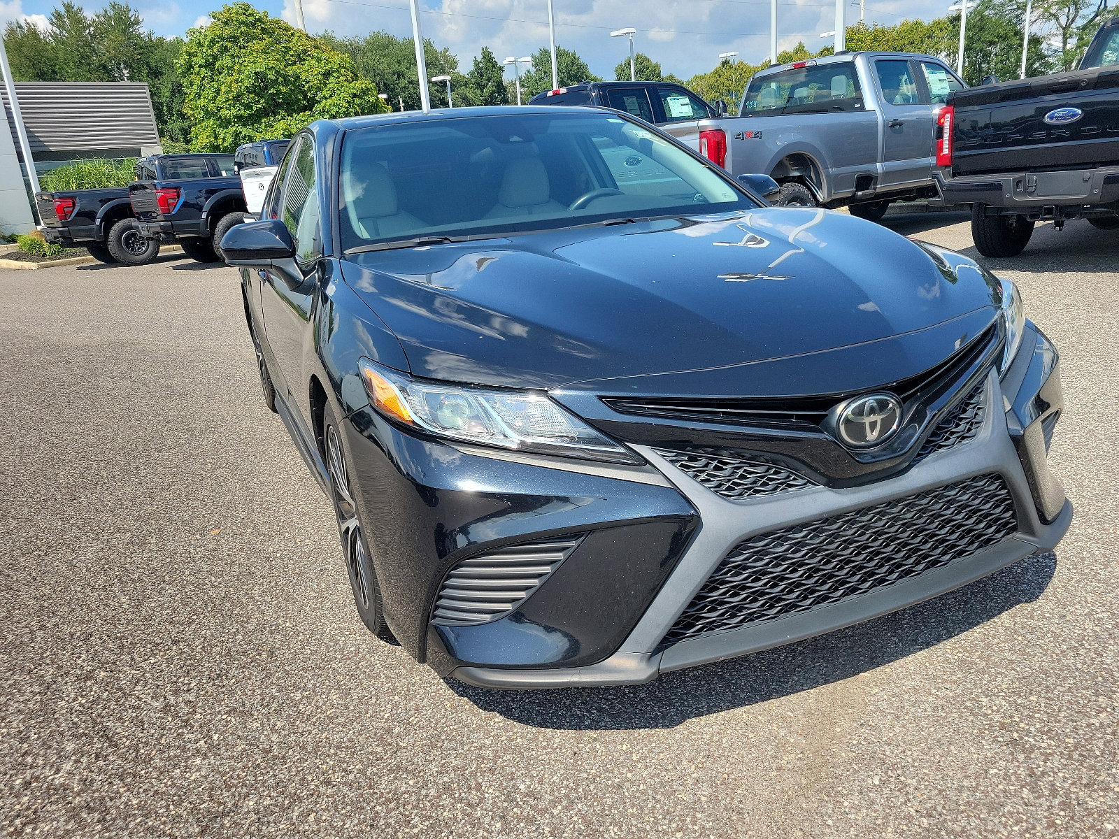 Certified 2019 Toyota Camry SE with VIN 4T1B11HK7KU746115 for sale in Newark, DE