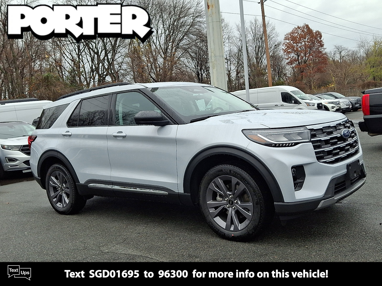 2025 Ford Explorer Active's photo