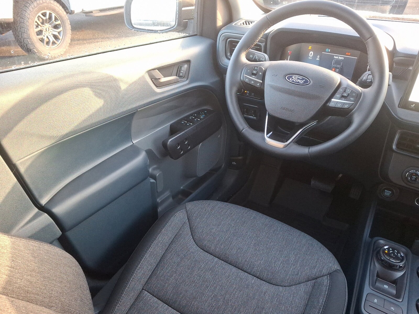 2025 Ford Maverick XLT - Photo 9