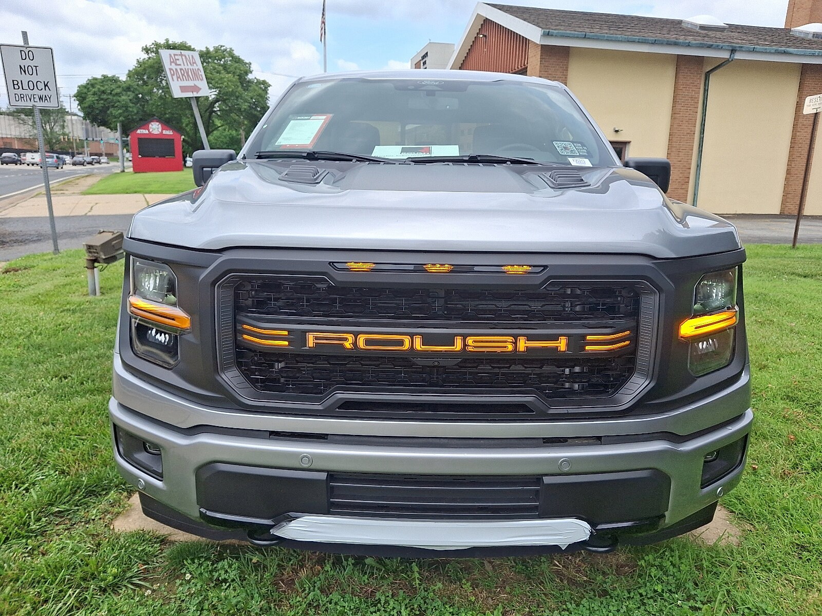 2025 Ford F-150 XLT photo 2