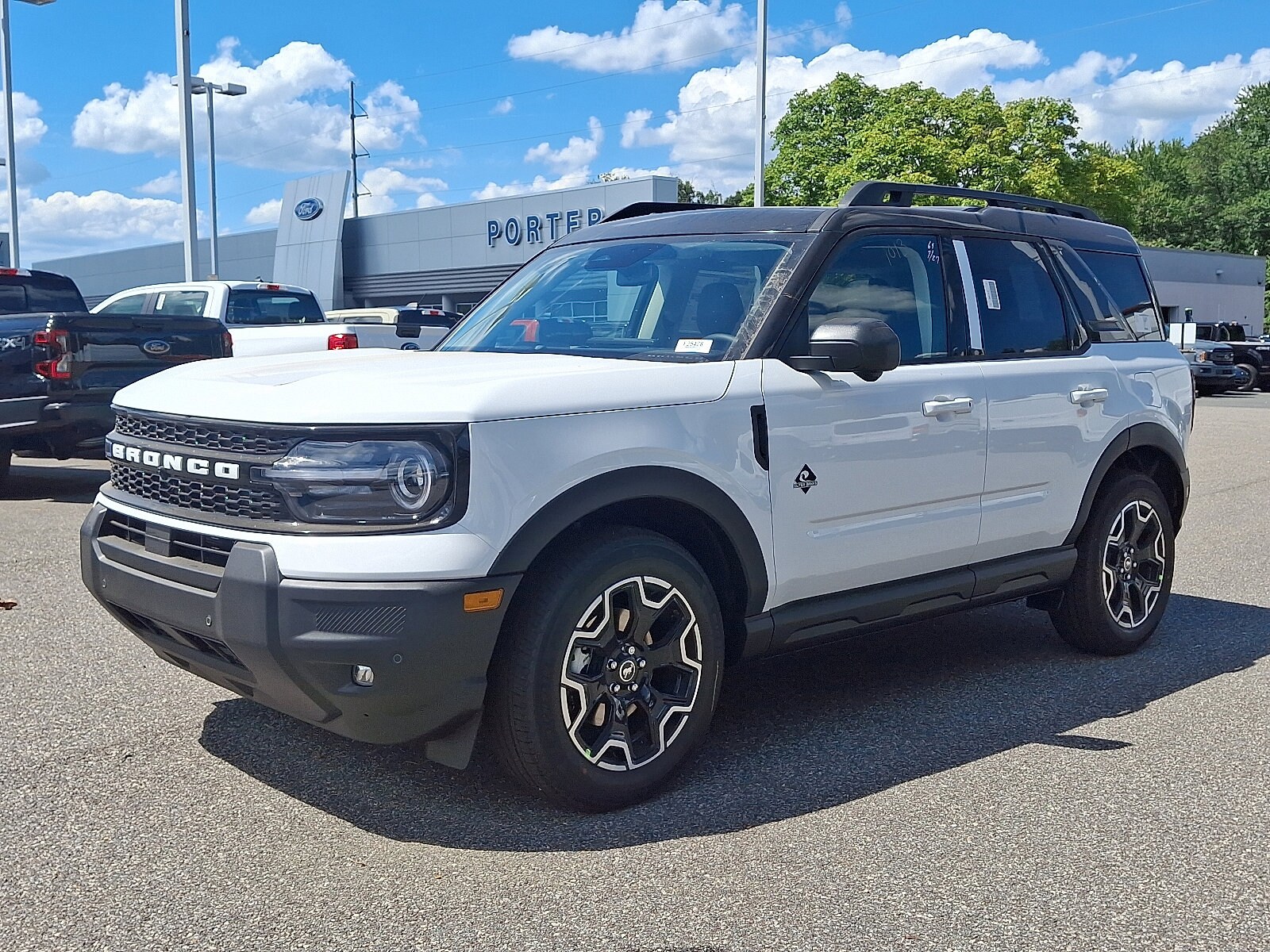 2025 Ford Bronco Sport Outer Banks photo 3