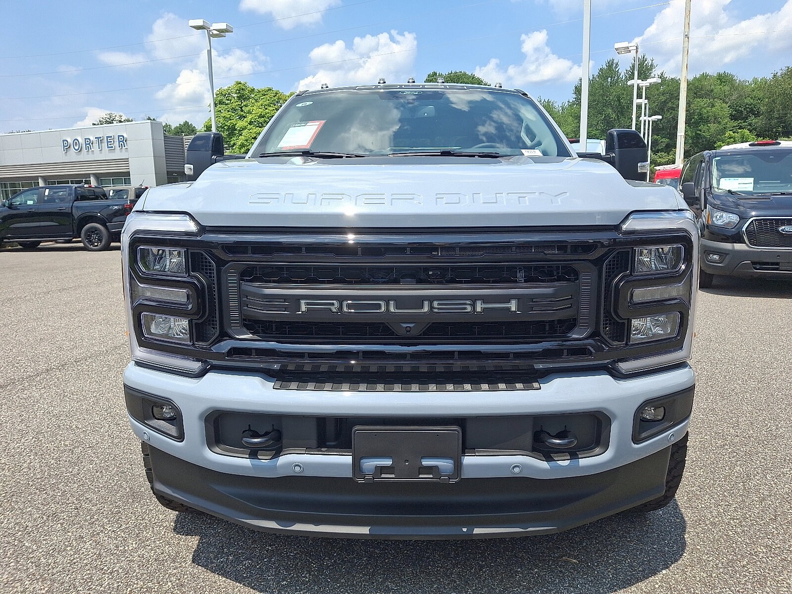 2025 Ford F-250 Lariat photo 2