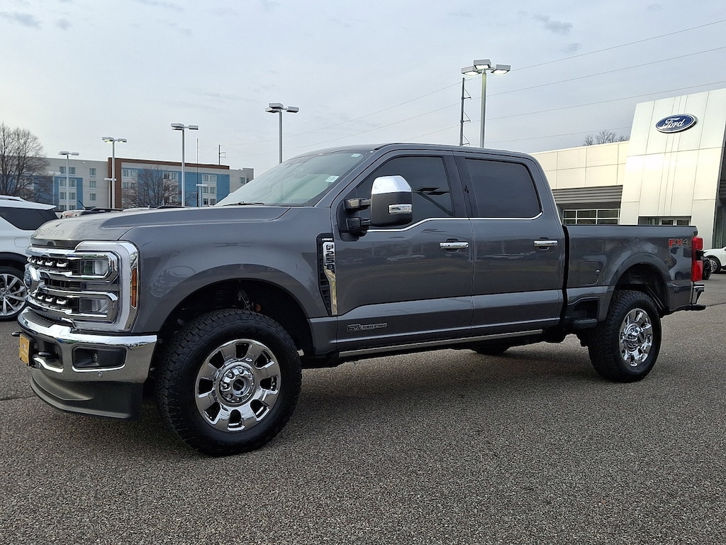 2025 Ford F-250 Lariat photo 4