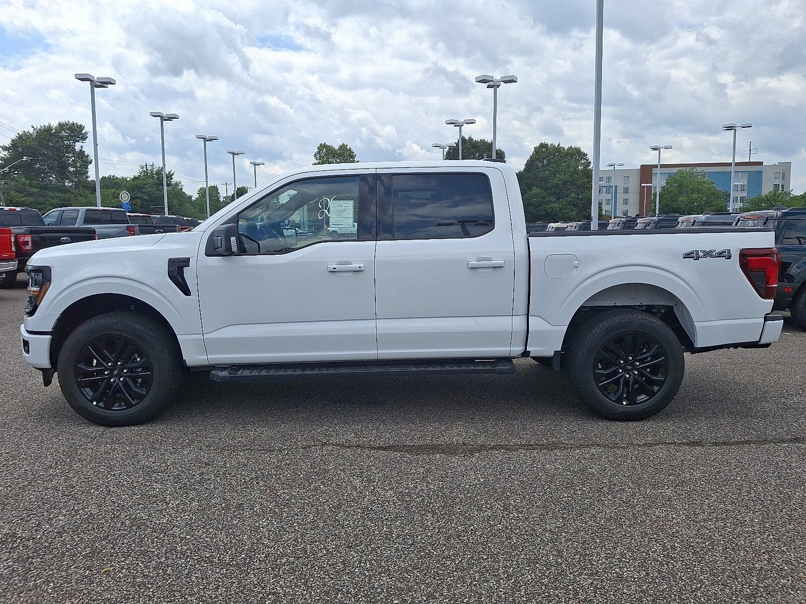 2025 Ford F-150 XLT photo 4