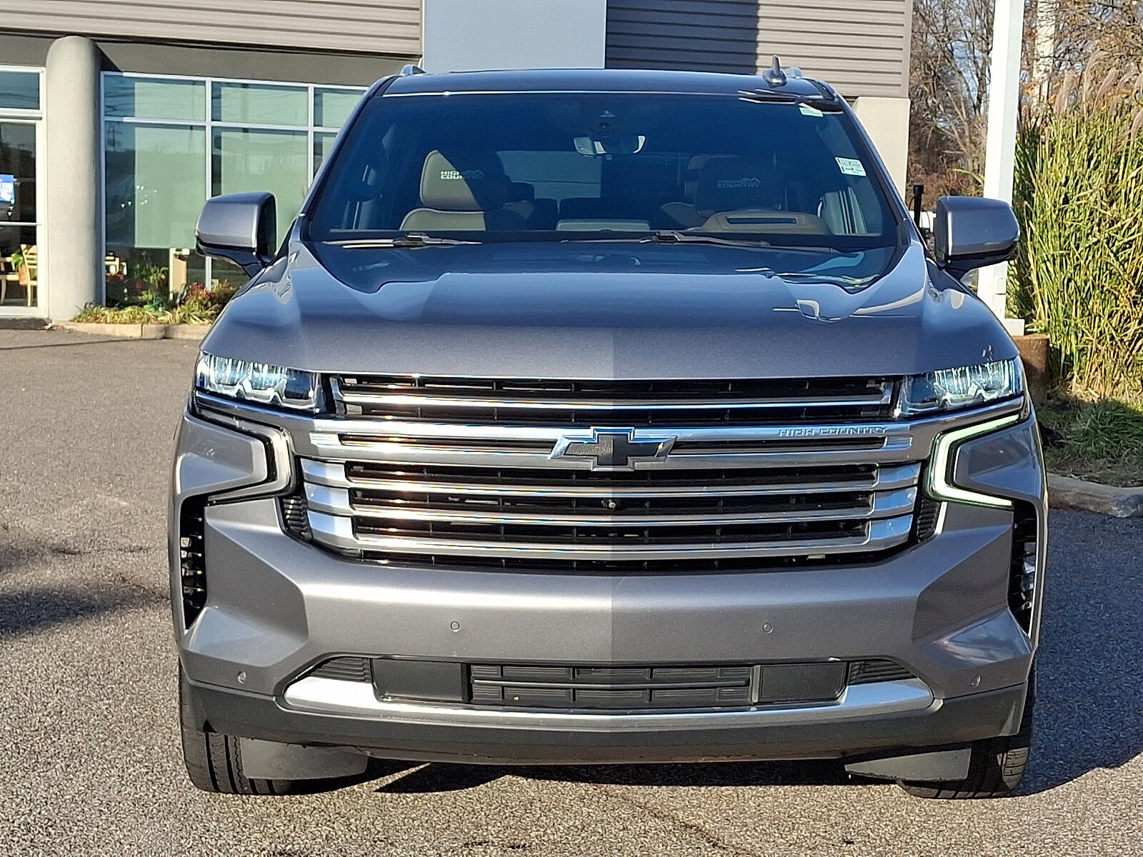 2021 Chevrolet Suburban High Country photo 2