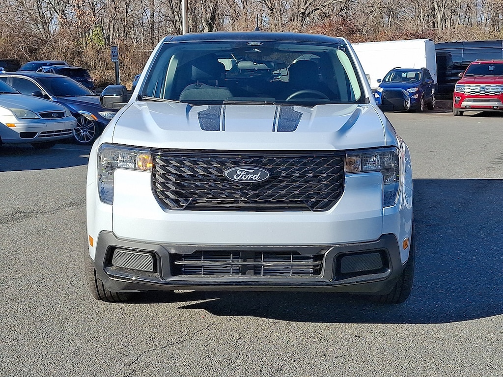 2026 Ford Maverick XLT photo 2