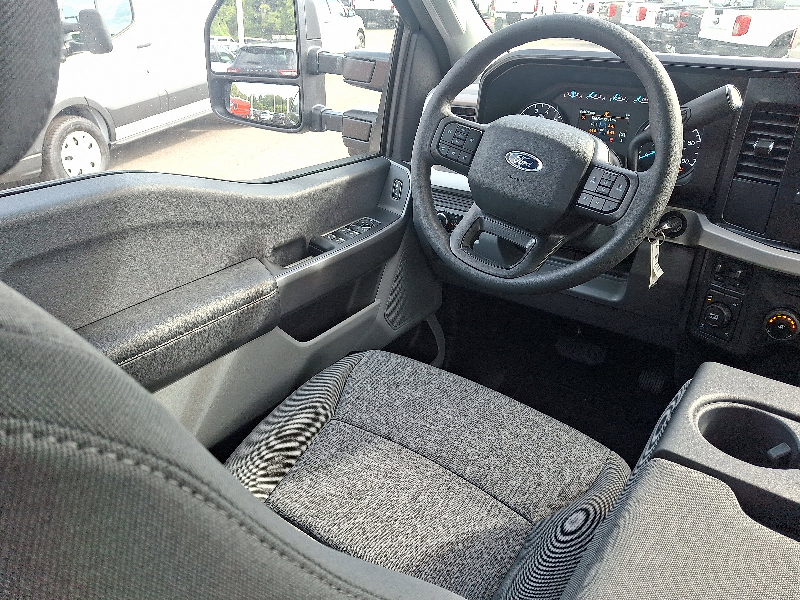 2026 Ford F-350 Super Duty XL - Photo 9