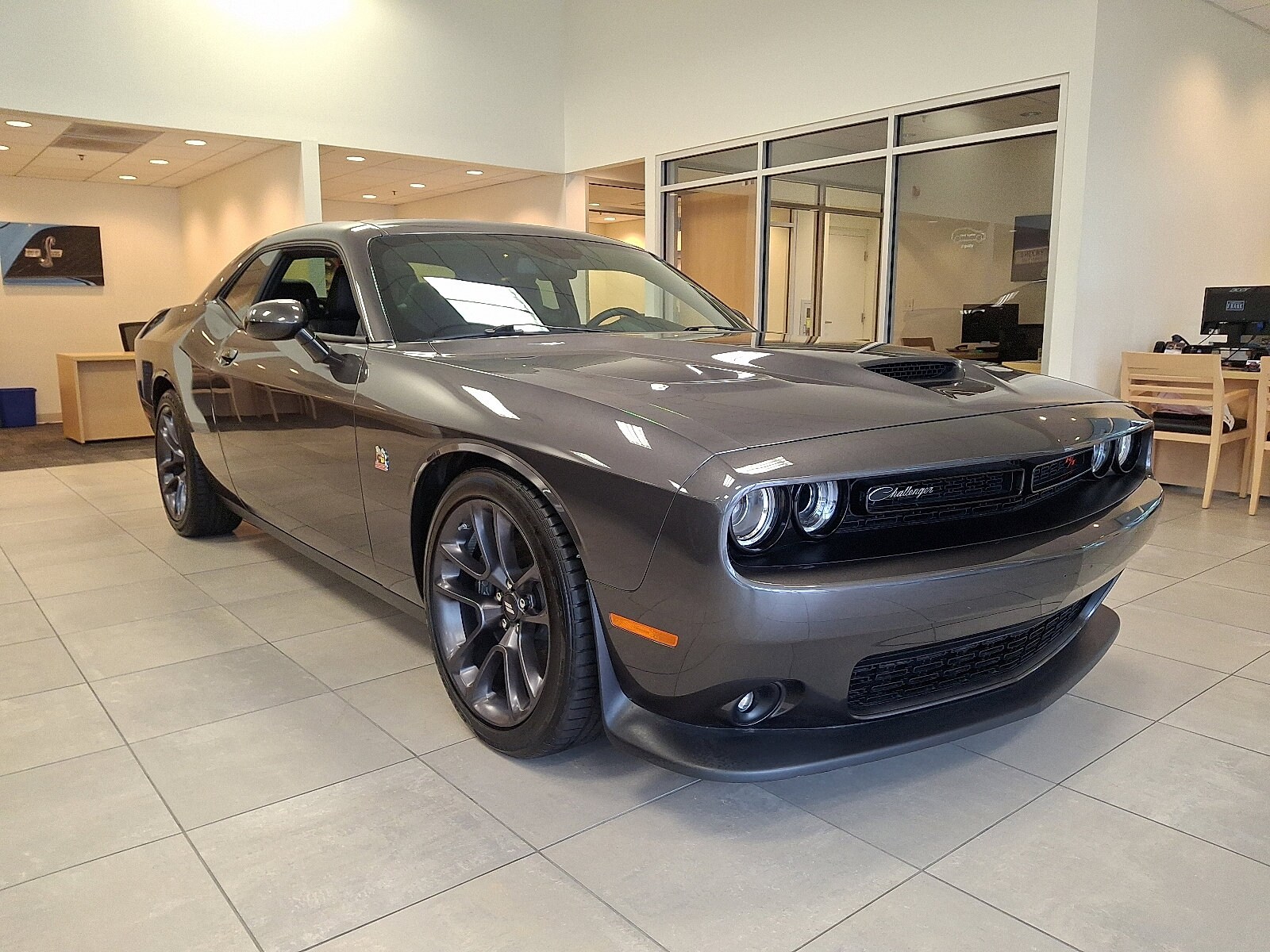 2023 Dodge Challenger R/T Scat Pack photo 2