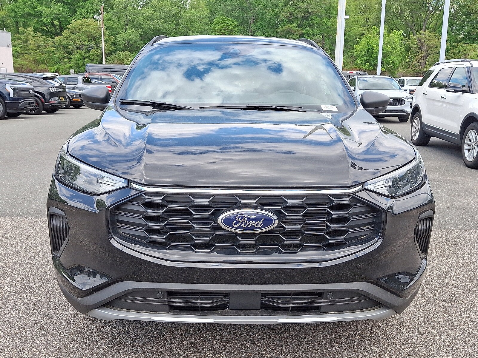 2025 Ford Escape ST-Line photo 2