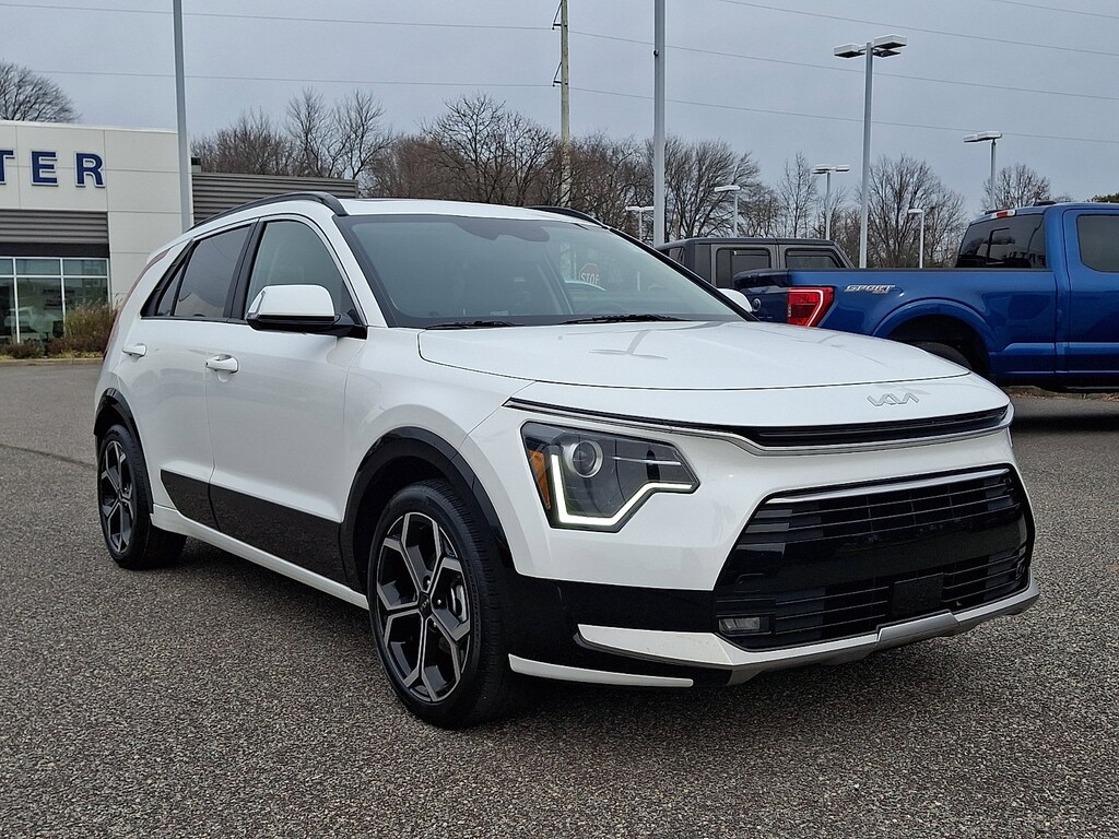 Certified 2023 Kia Niro EX Touring SUV