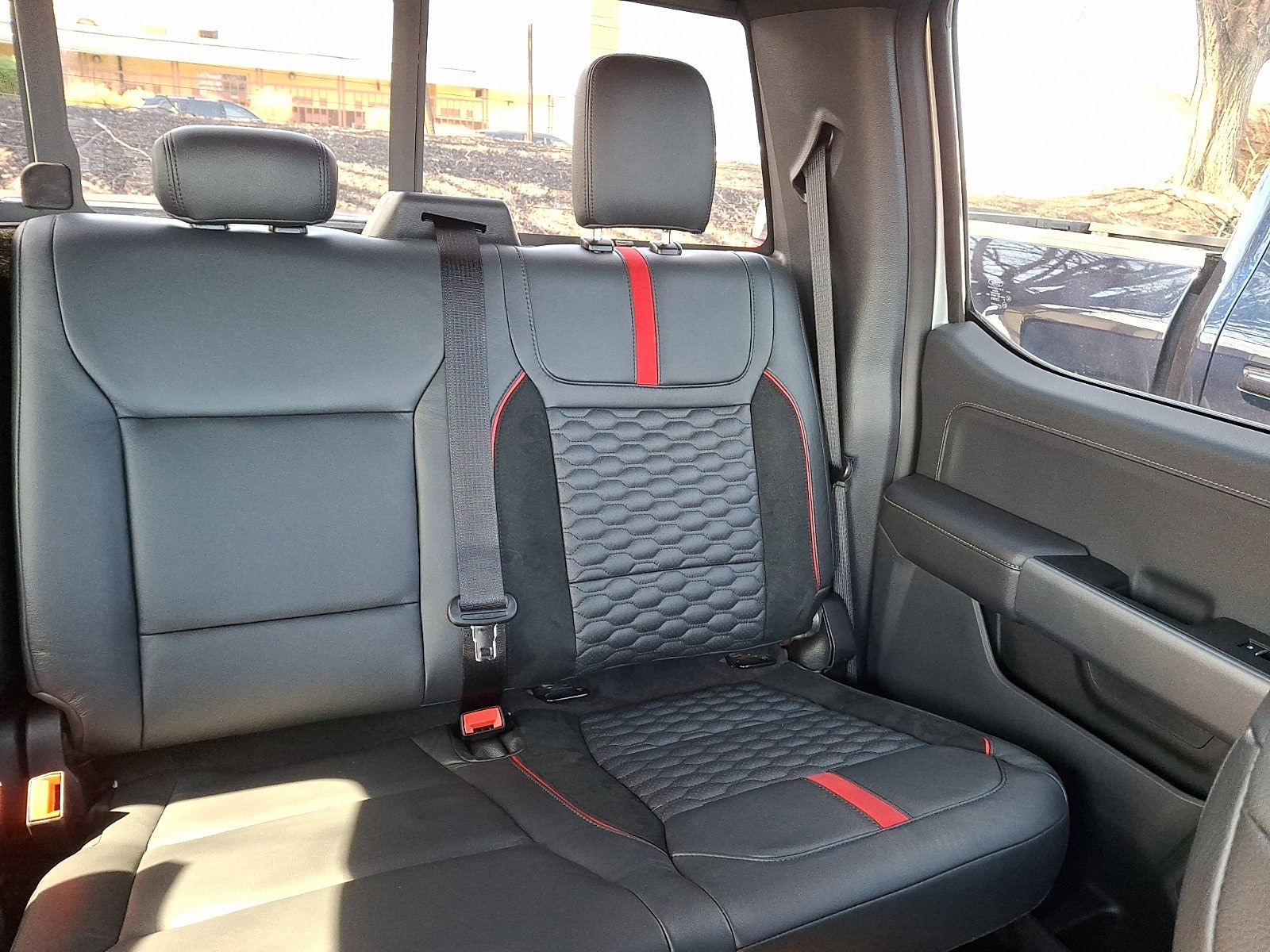 2025 Ford F-150 XLT - Photo 14