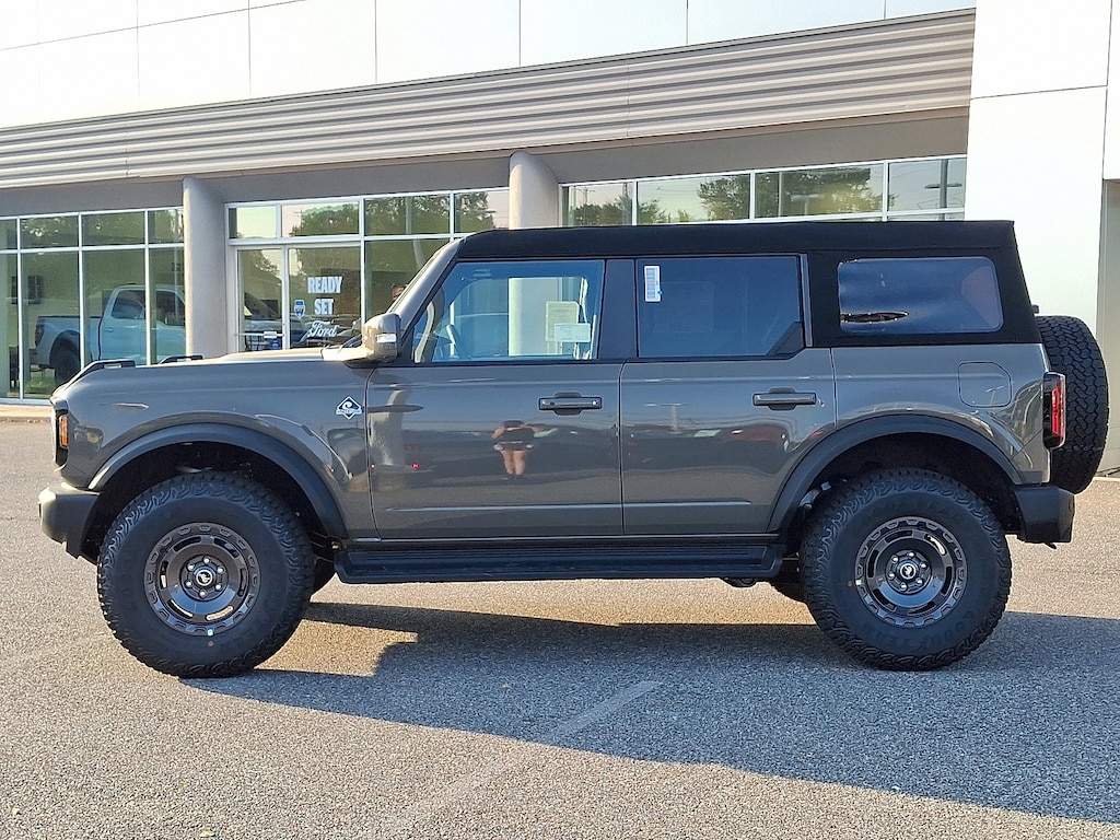 New 2025 Ford Bronco Outer Banks Convertible