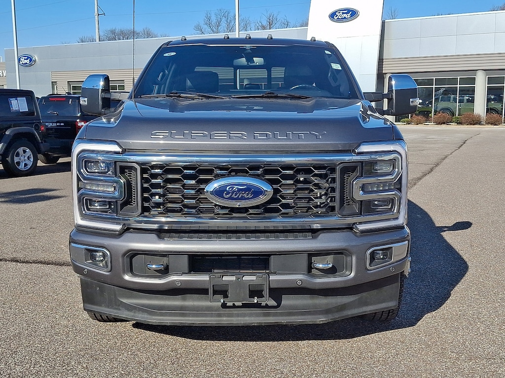 2023 Ford F-350 Platinum photo 3