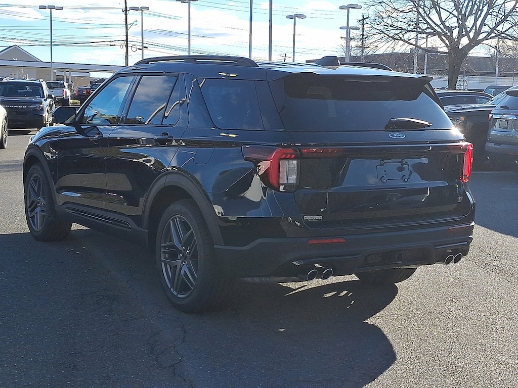 2026 Ford Explorer ST photo 3